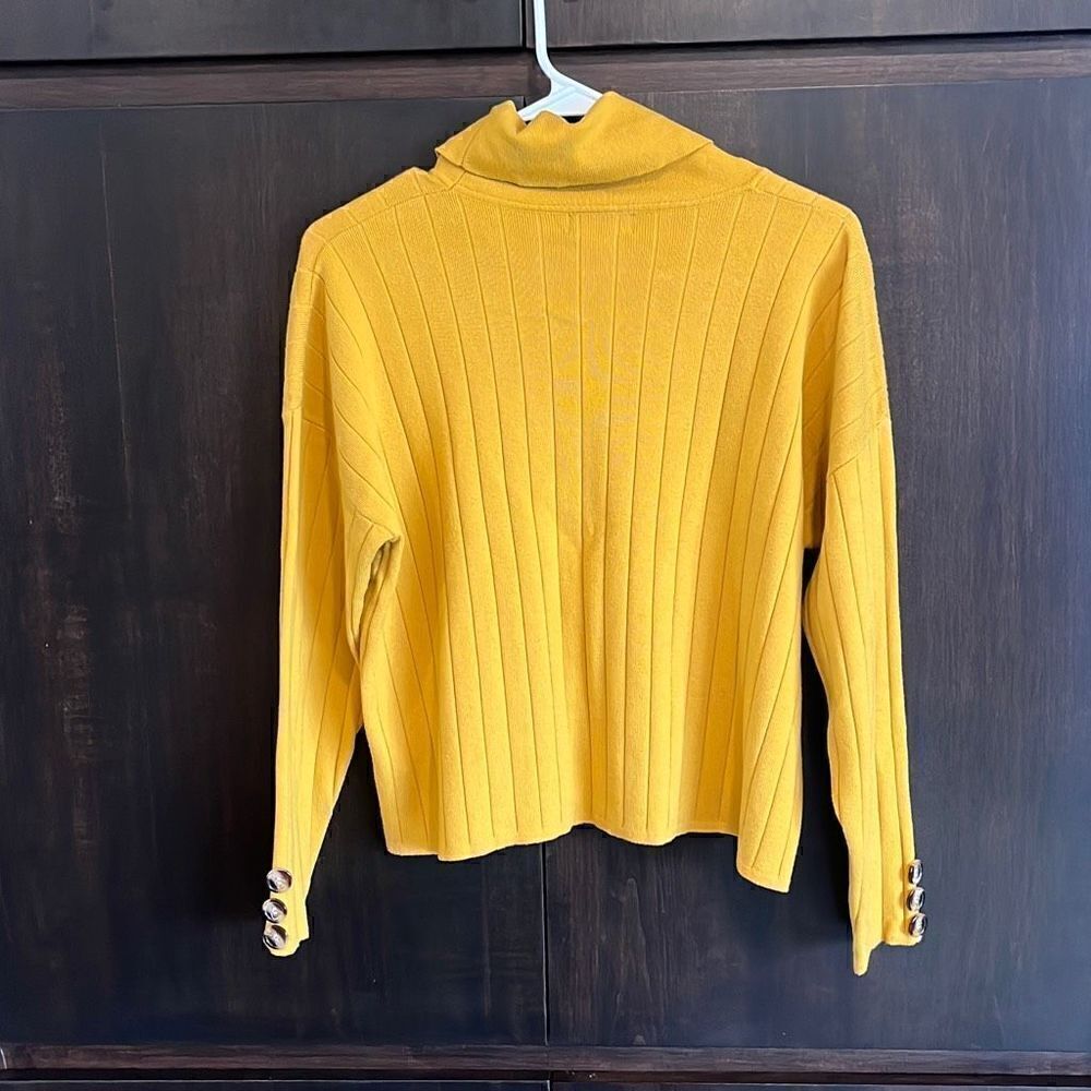 Apricot Yellow Cropped Sweater Size 6 - Picture 4 of 5